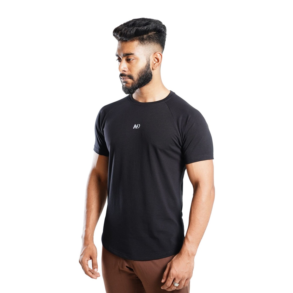 ND Essential T-Shirt (S, Black)